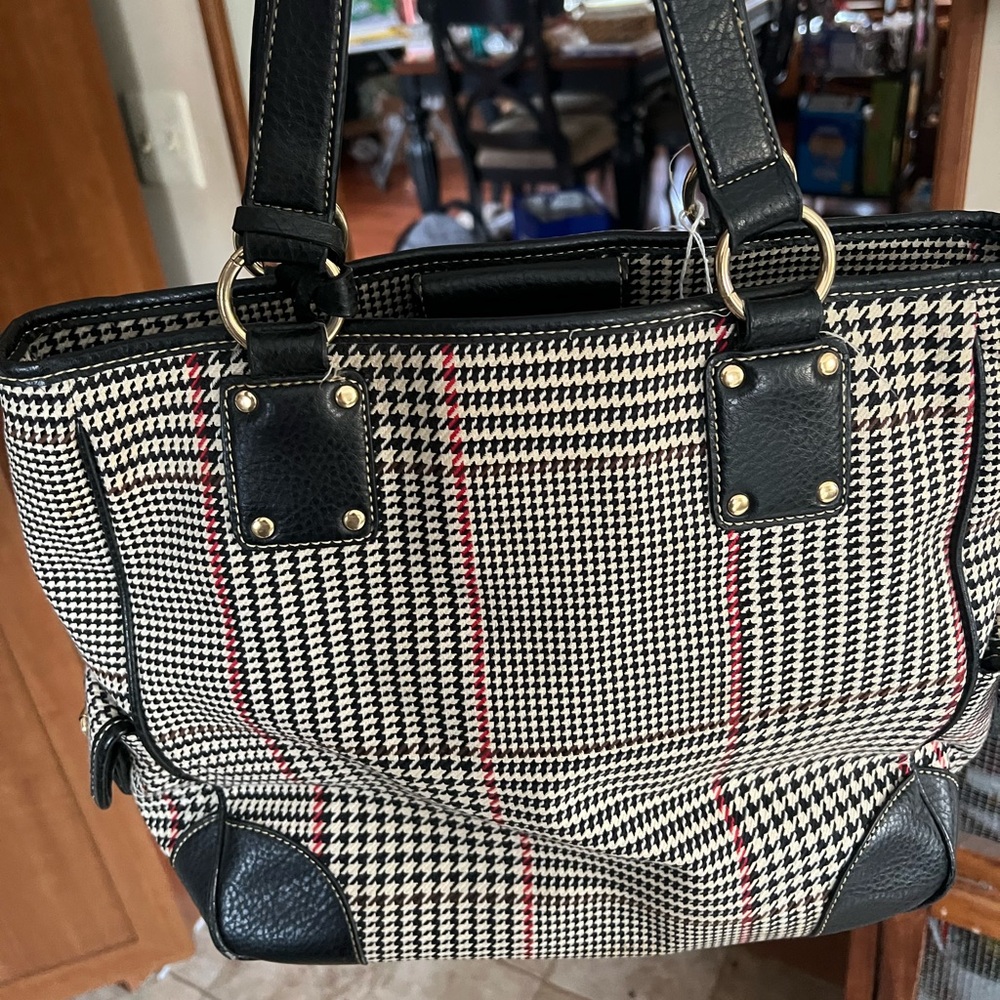 Chaps houndstooth purse